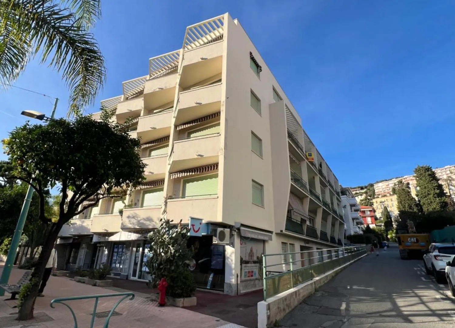 Central Menton Beach Retreat
